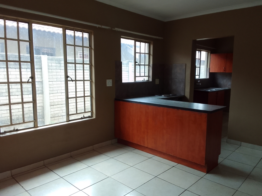 To Let 3 Bedroom Property for Rent in Oos Einde North West